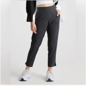 NWOT - Quince Performance Tech Ankle Pant in Black - Size XL